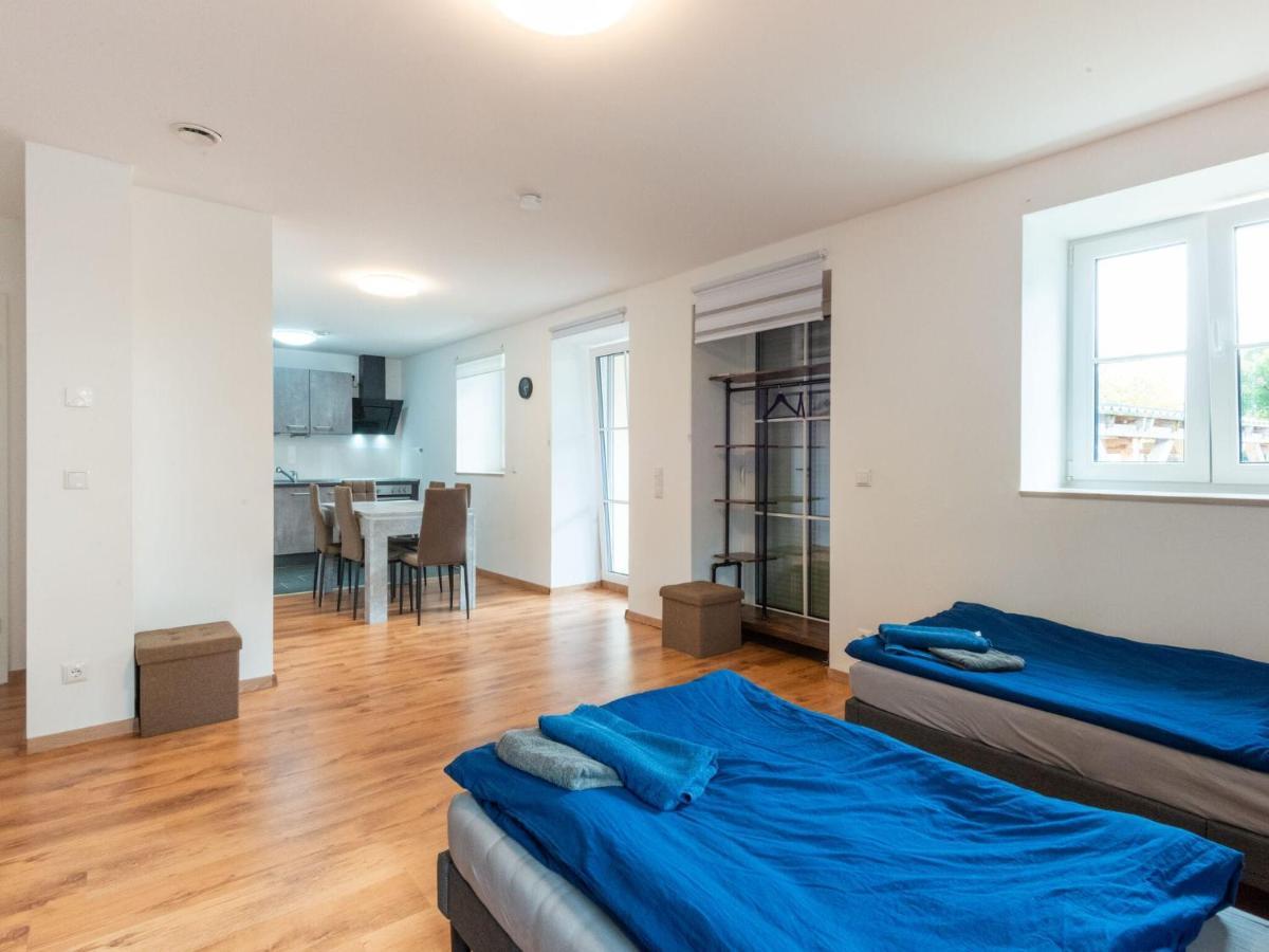 Apartment With Terrace In An Ideal Location Haunsheim Dış mekan fotoğraf