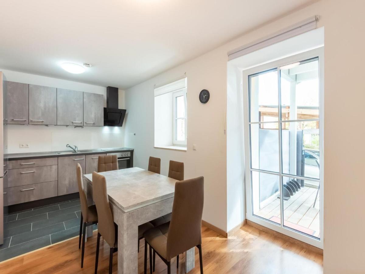 Apartment With Terrace In An Ideal Location Haunsheim Dış mekan fotoğraf